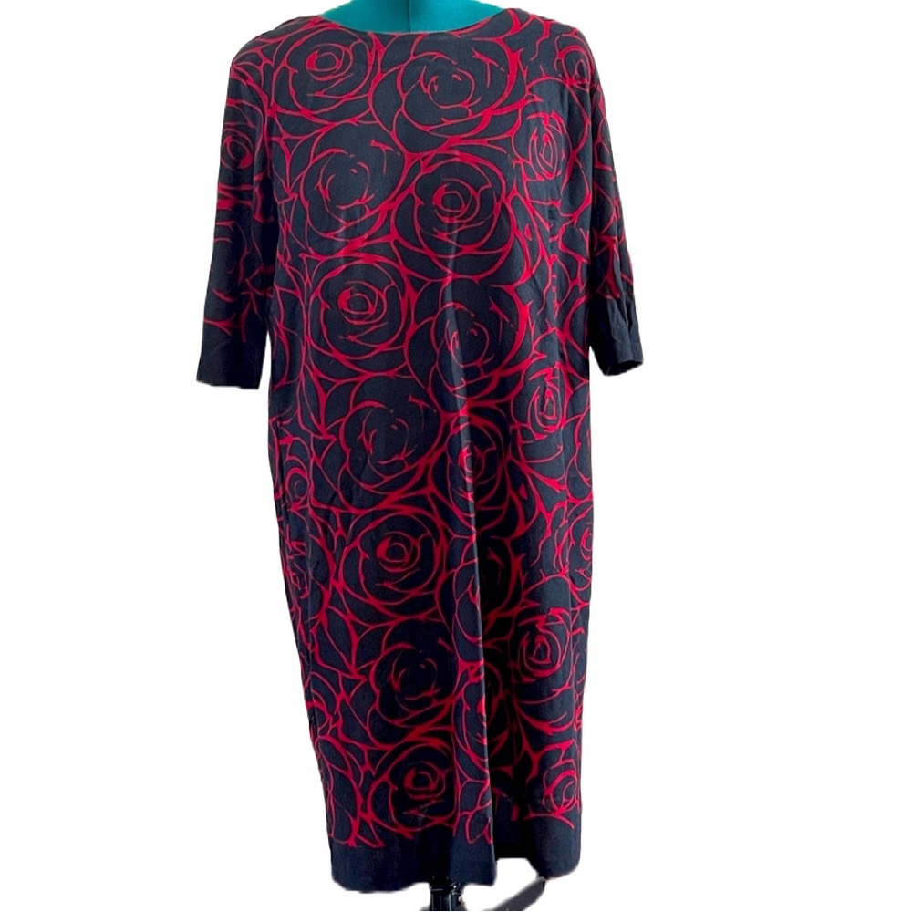 Chic Red and Black Rose Print Midi Dress